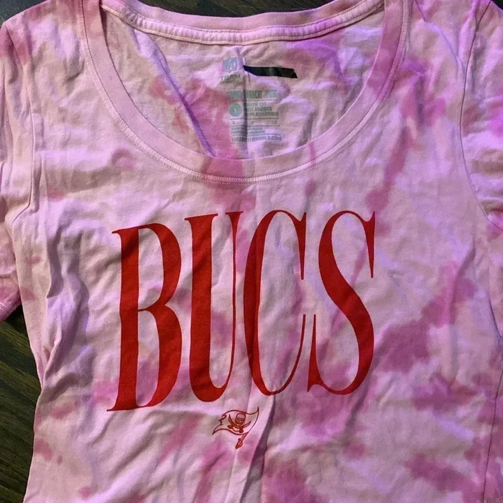 Tampa Bay Buccaneers Nike Tee - Picture 2 of 3